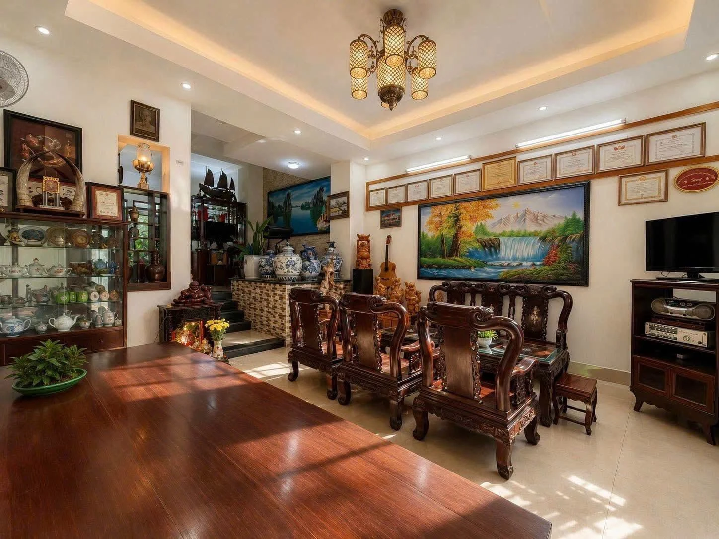 Bán nhà 4 tầng 100m2 Cách Mạng Tháng 8 Quận 3 - Ảnh 1