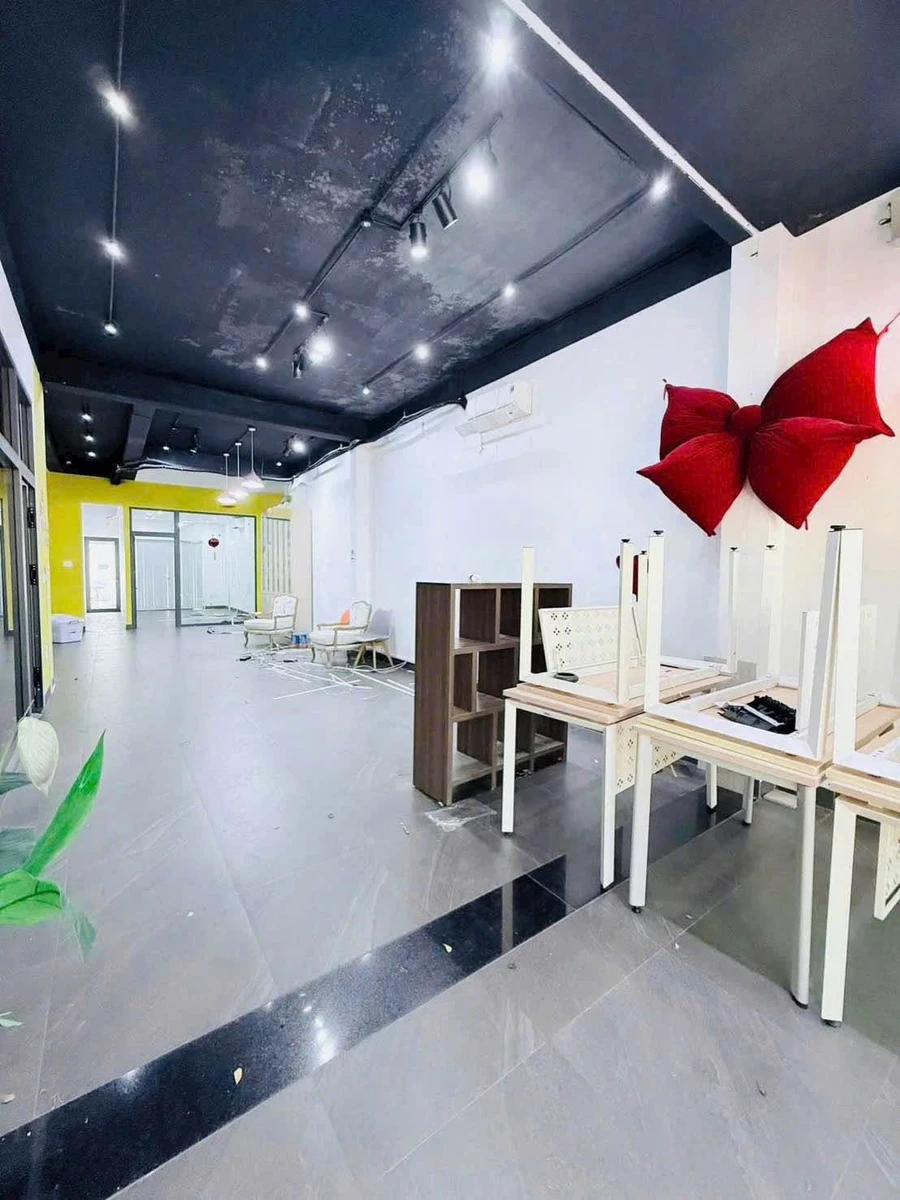 Cho thuê nhà 4 tầng mặt tiền 430m2 Hải Châu 35 triệu/tháng - Ảnh thu nhỏ 2