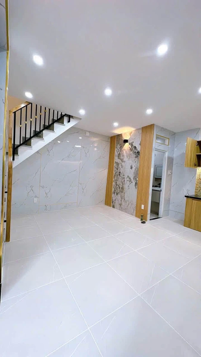 Bán nhà Quận 4, 60m² sàn, 2 PN, 2 WC, 3.15 tỷ - Ảnh thu nhỏ 4