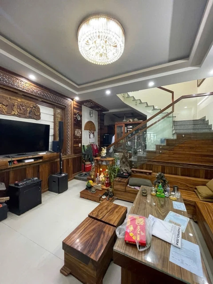 Bán nhà 2 tầng kiệt Cmt8, 56m² Quận 1 - Ảnh 1