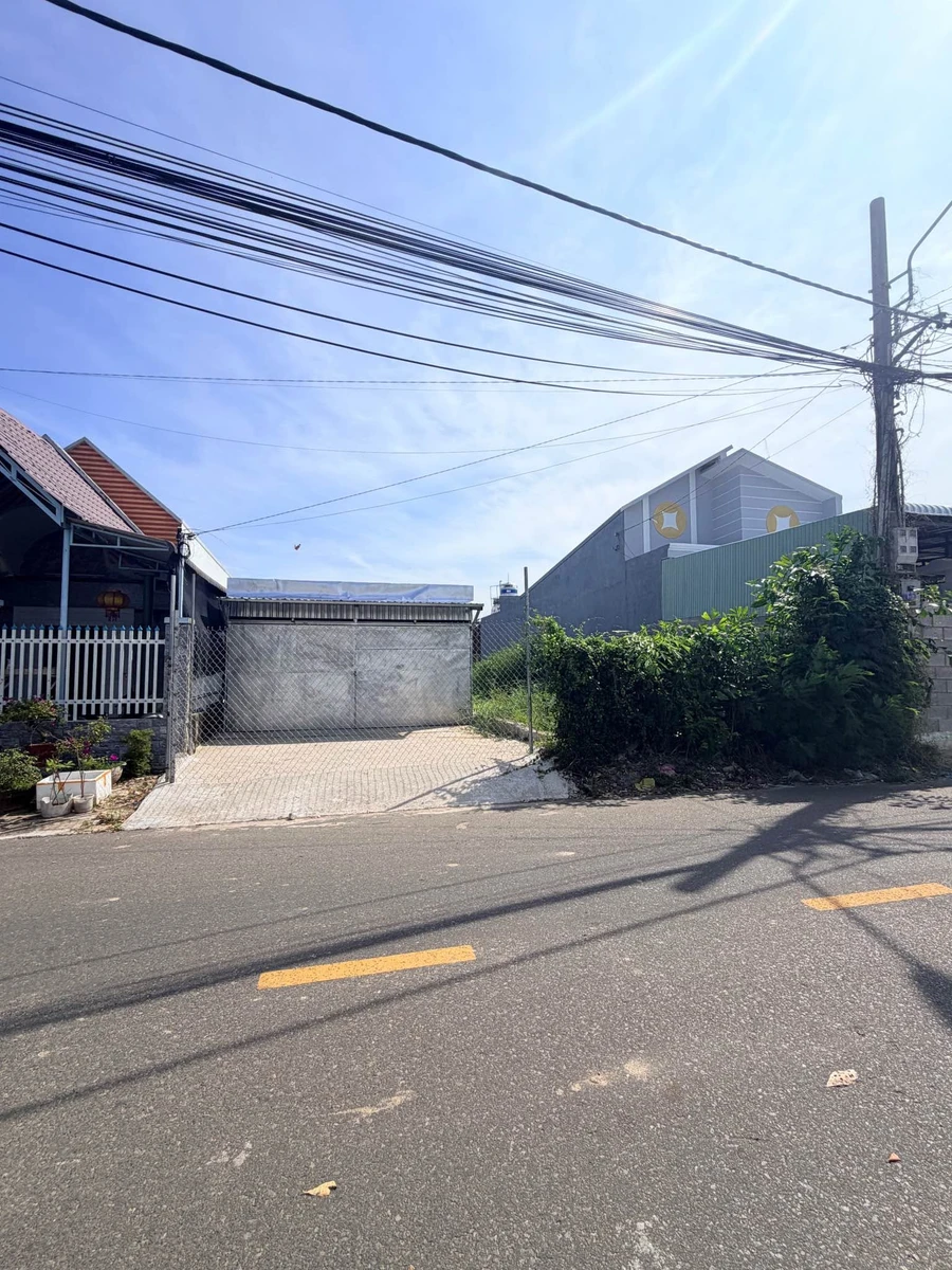 Bán nhà 2 phòng ngủ 105m² gần Bệnh viện Đa khoa Bình Thuận - Ảnh thu nhỏ 3