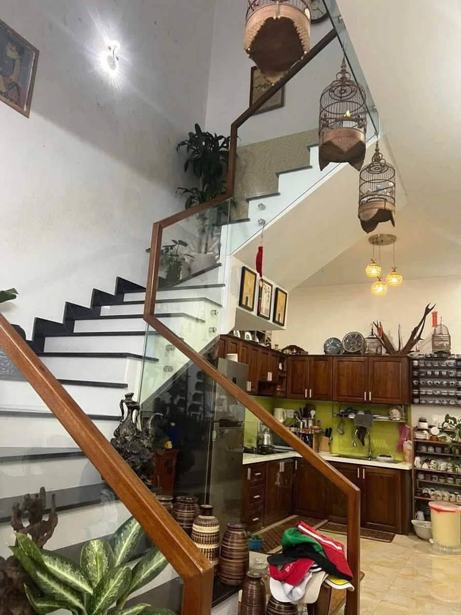 Nhà 2 tầng 100m² đường Út Tịch, Huế, giá 3 tỷ 9 - Ảnh thu nhỏ 2