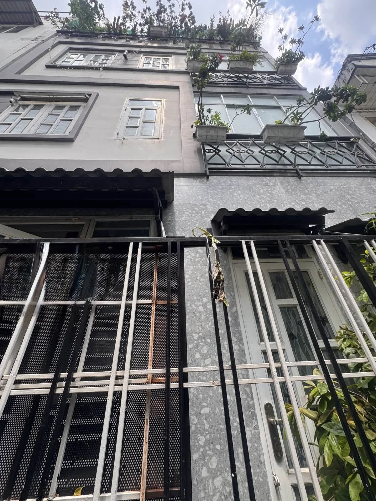 Bán nhà 32m² ngang 7.2m, 2PN 3WC, sân thượng xanh khu Nguyễn Văn Trỗi, Phú Nhuận - Ảnh 1
