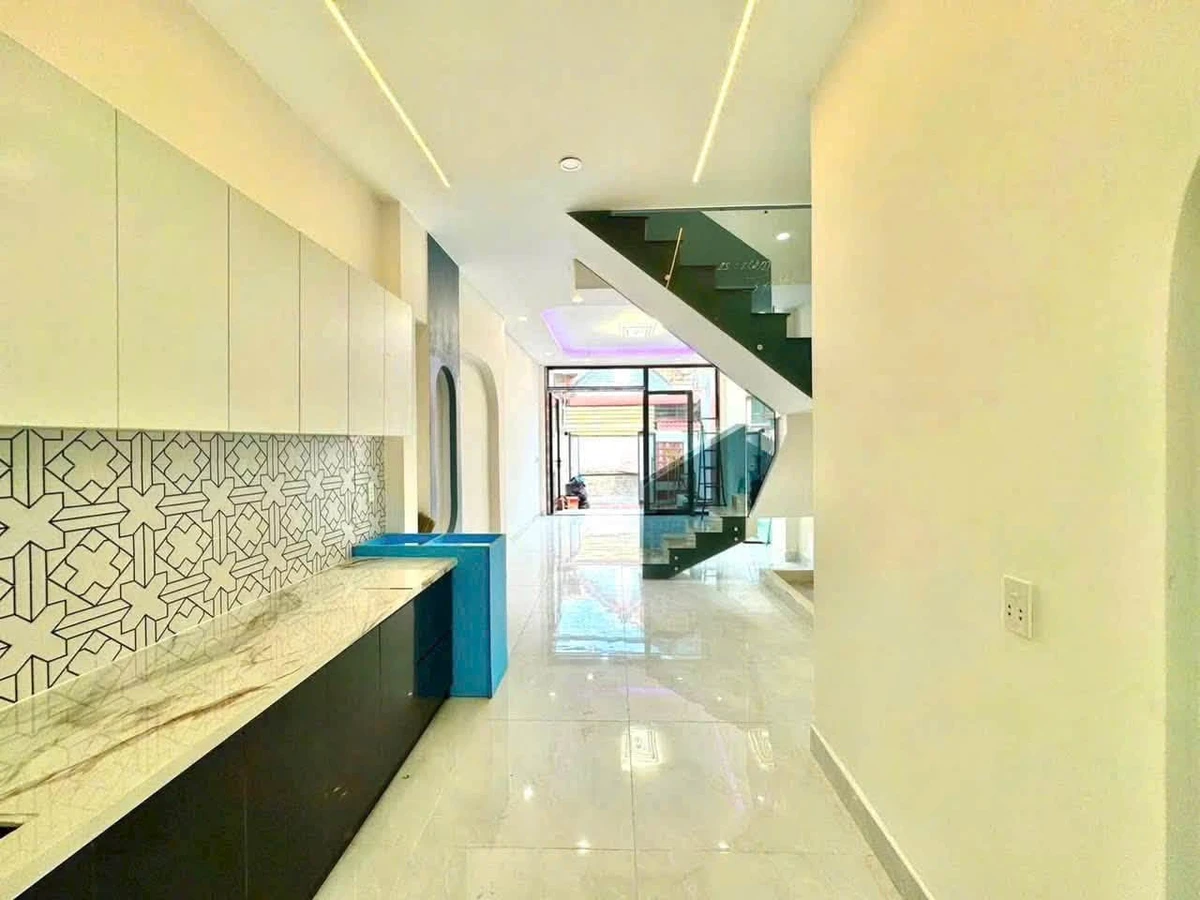 Bán nhà lầu 62m2 ngay chợ Dĩ An, Bình Dương - Ảnh thu nhỏ 5