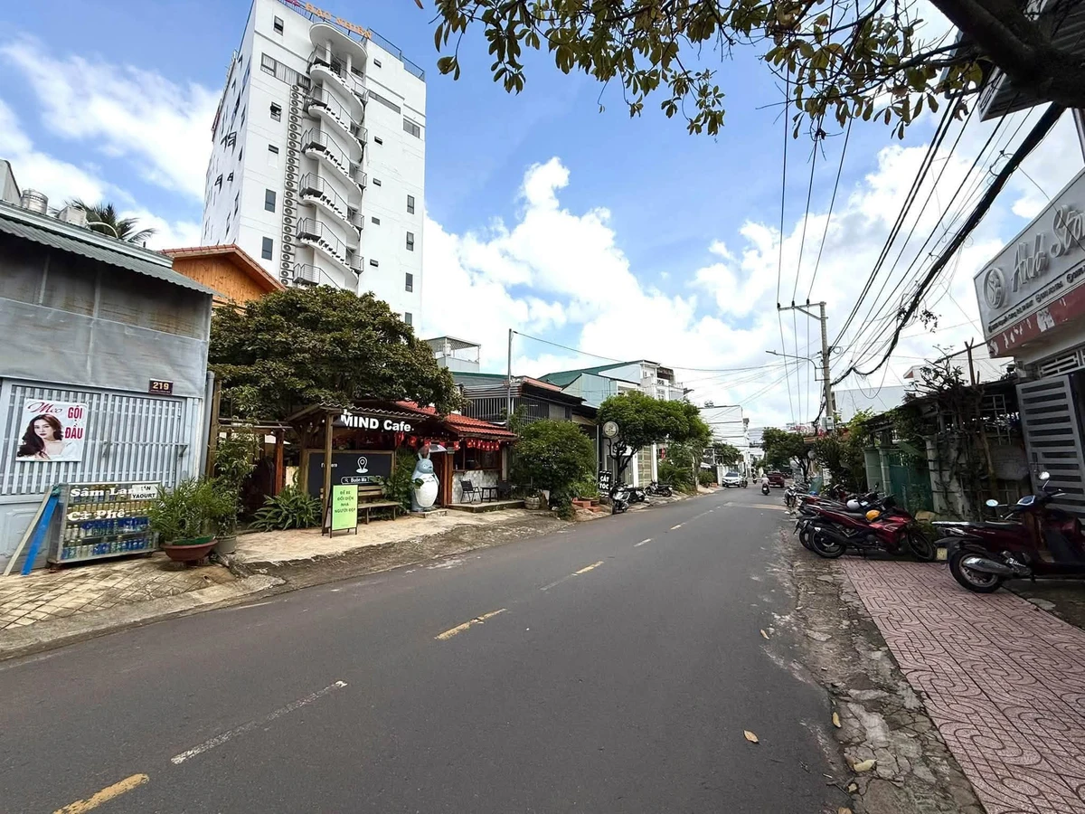 Bán nhà mặt tiền Nguyễn Công Trứ, Buôn Ma Thuột, 75m², 6,79 tỷ - Ảnh thu nhỏ 2