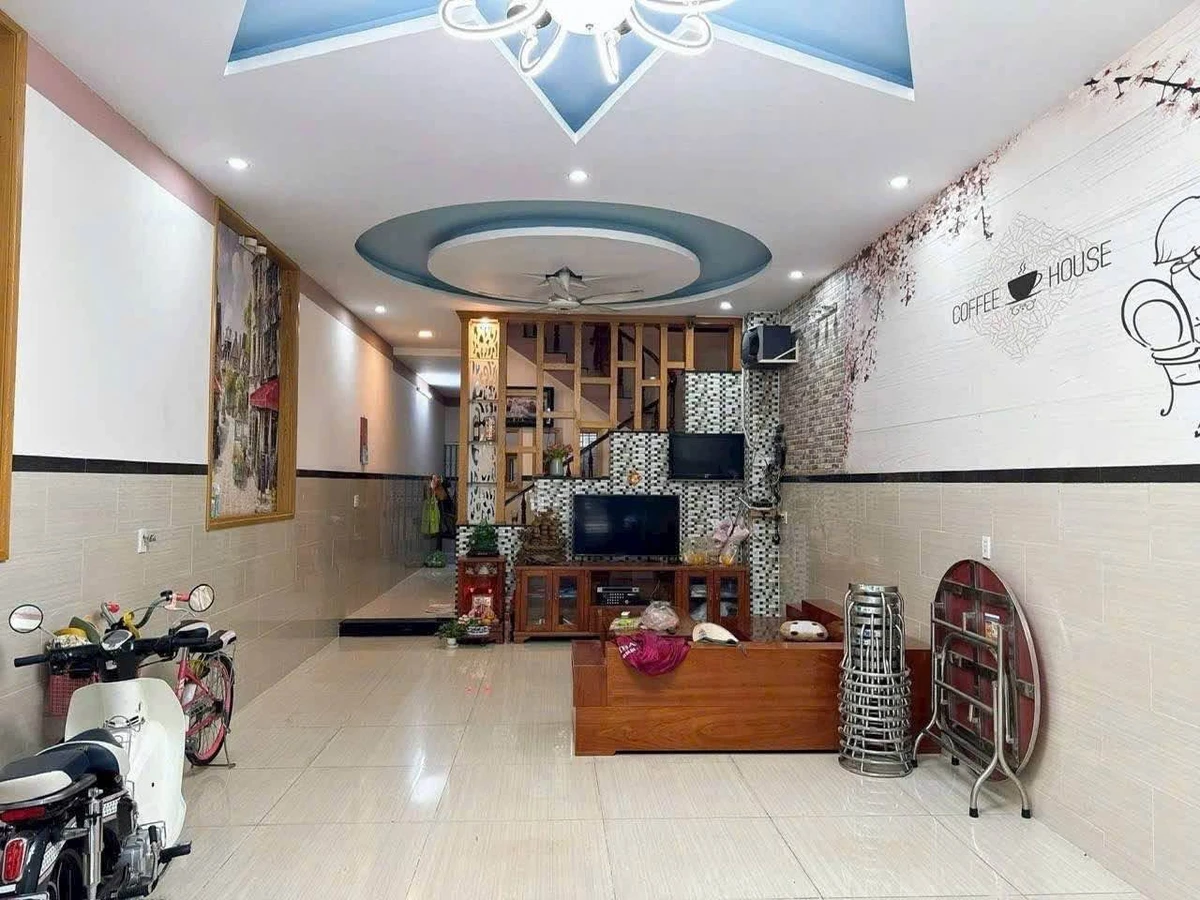 Bán nhà 1 trệt 2 lầu mặt tiền 90m2 Bà Rịa - Ảnh 1