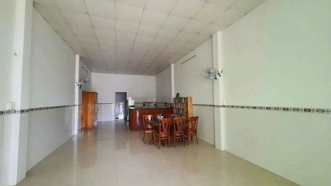Bán nhà cấp 4 mặt tiền đường Huỳnh Văn Nghệ, KDC Đông Xuân An, Phan Thiết, 100m2 - Ảnh 1