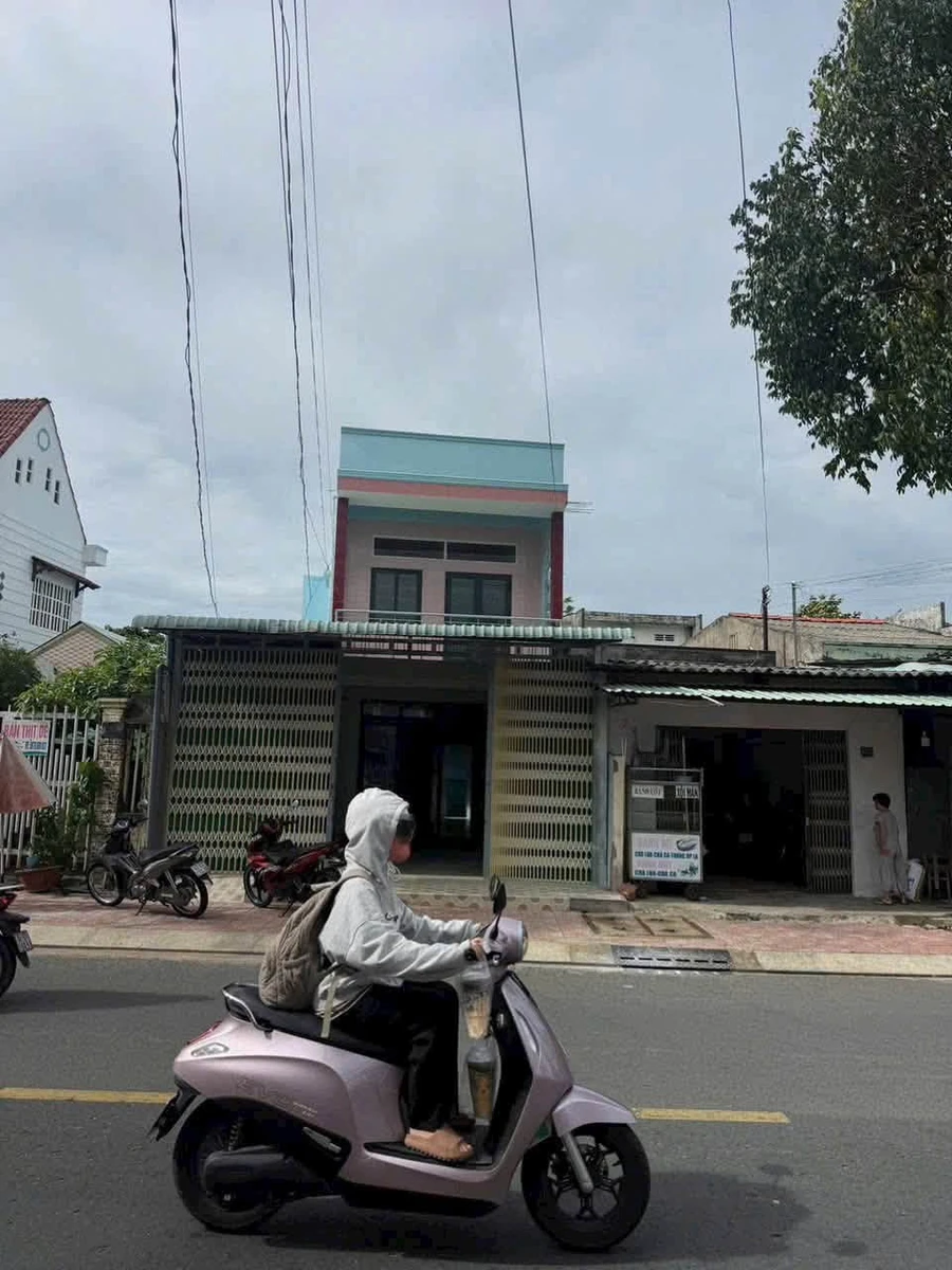 Bán nhà mặt tiền Nguyễn Thái Bình Tây Ninh 90m² - 3,99 tỷ - Ảnh thu nhỏ 2