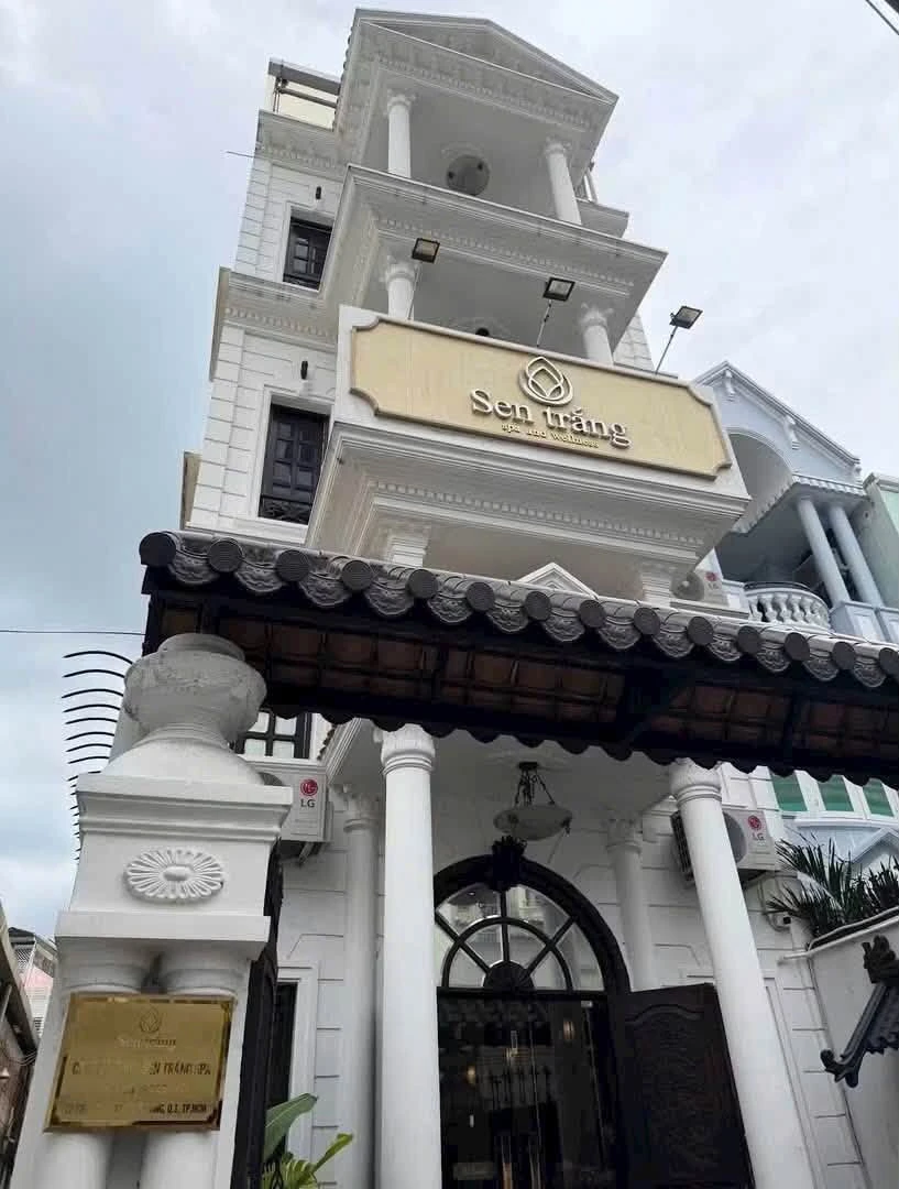 Bán nhà góc 2 mặt tiền Trần Hưng Đạo Q1, 128.5m², 40 tỷ - Ảnh 1