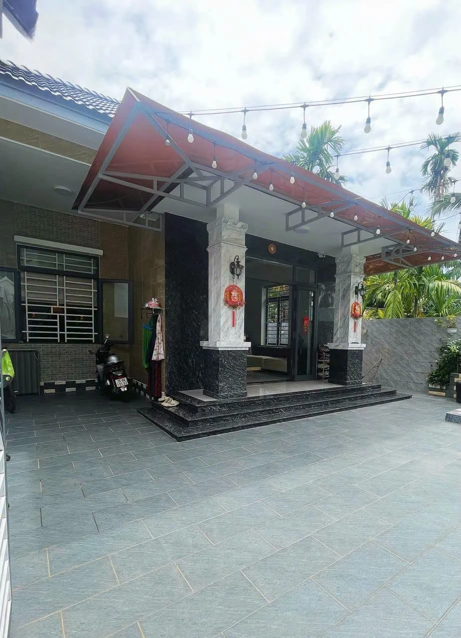 Bán biệt thự mái Thái 219m2, 3 PN, Lê Văn Sỹ - Ảnh 1