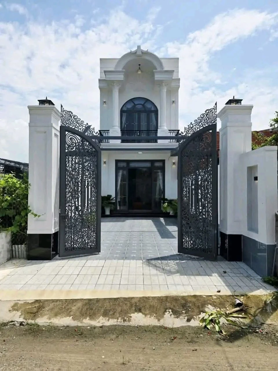 Bán nhà lầu 5x29m gần chùa Tòa Thánh Tây Ninh 2.78 tỷ - Ảnh 1