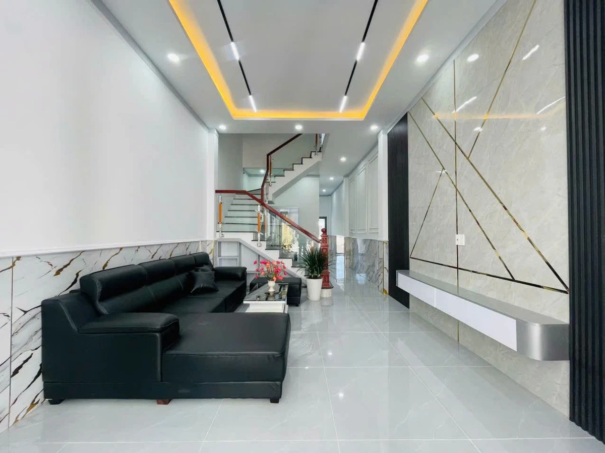 Bán nhà 1 trệt 1 lầu 160m² sân vườn 20m Long Bình Mới - Ảnh thu nhỏ 3