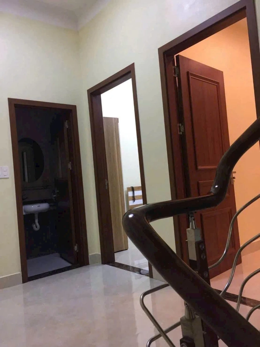 Nhà bán 3 tầng 4 phòng ngủ 60m2 khu Cao Xanh - Ảnh thu nhỏ 3