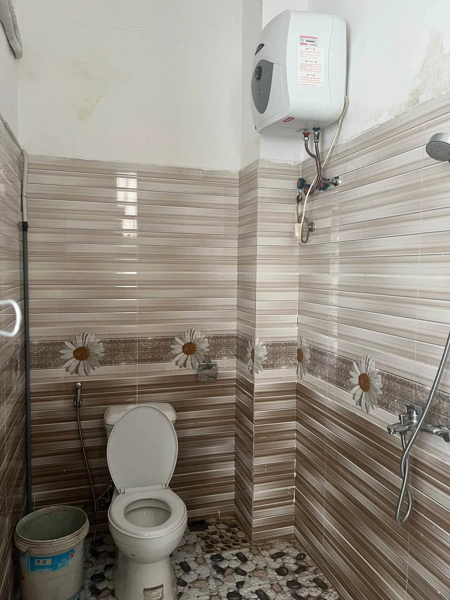 Bán nhà 4 tầng 9 phòng ngủ 105m² Bom La 3,4 tỷ - Ảnh thu nhỏ 5