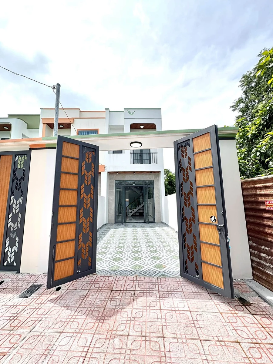 Bán nhà lầu hơn 112m2, 3 phòng ngủ gần chợ Thạnh Phú, Tân Triều, Đồng Nai - Ảnh 1
