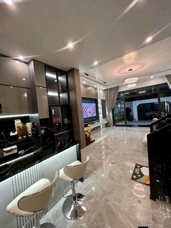 Bán nhà 3 phòng ngủ 120m² Thạch Bích 3 tỷ 570