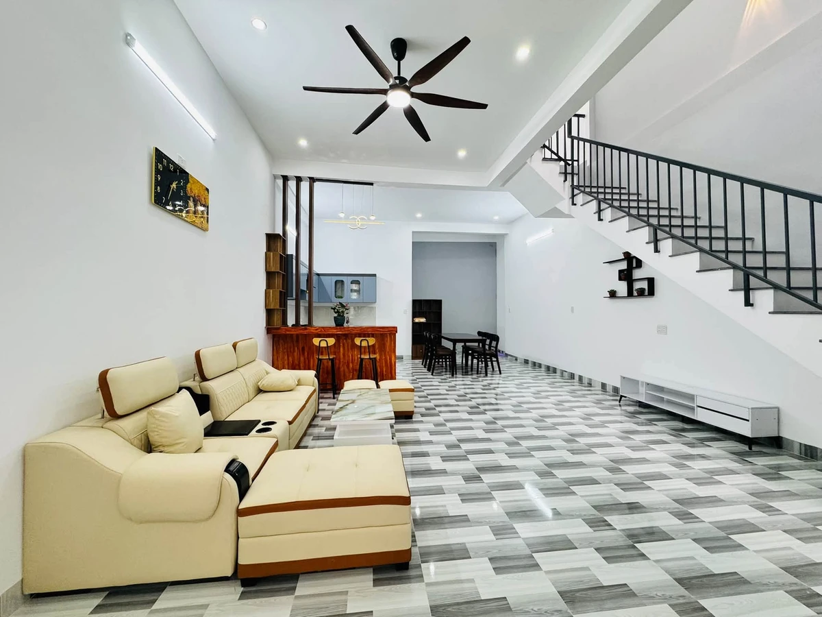 Bán nhà 2 tầng 3PN 99m2 hẻm Bà Triệu Quận 1 - Ảnh thu nhỏ 3