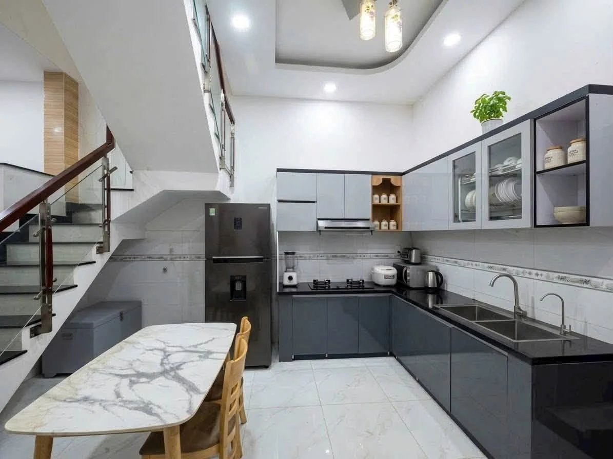 Bán nhà 2 tầng BTCT 45m2, 2PN 2WC, hẻm xe hơi gần Ngã tư Bốn Xã, giá 4,359 tỷ - Ảnh thu nhỏ 2