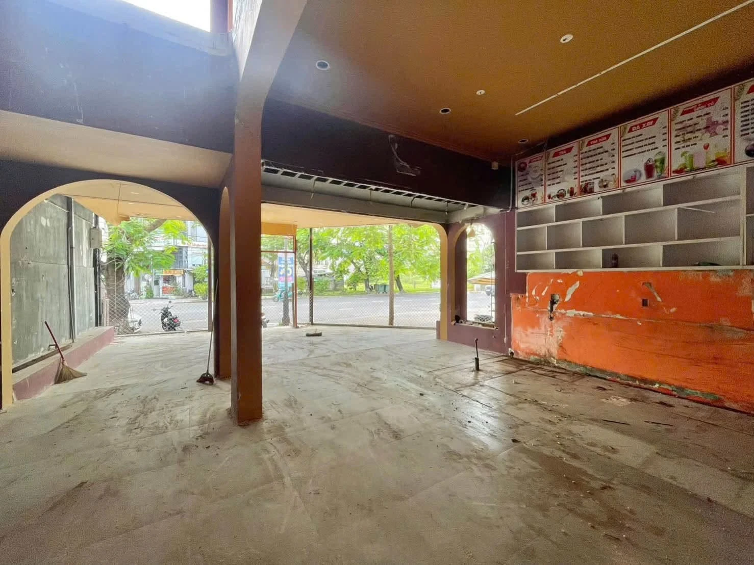 Cho thuê mặt bằng 2 tầng 140m² Nguyễn Huệ Huế - Ảnh 1