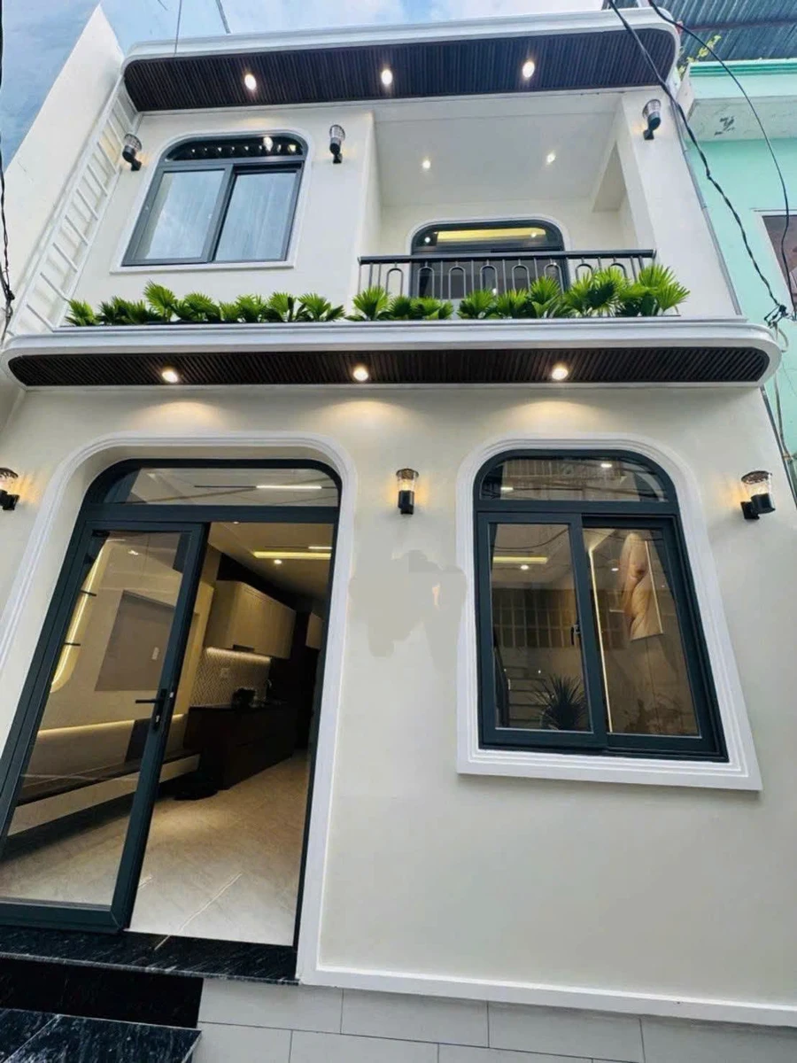 Bán nhà 2 tầng 32m² full nội thất Quận 7 - 4 tỷ 580 triệu - Ảnh 1
