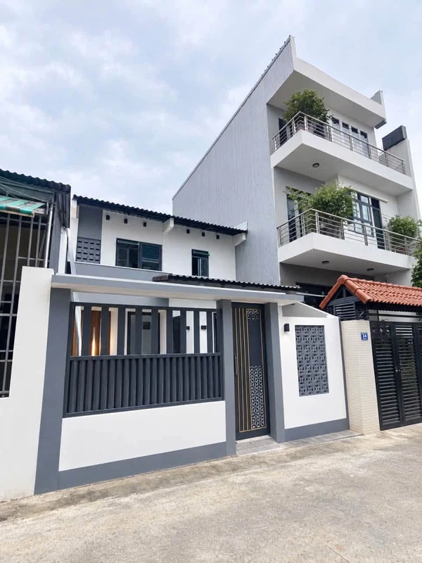Bán nhà 2 tầng hẻm ô tô 76m2, 3 phòng ngủ đường Lê Lợi, Quảng Ngãi