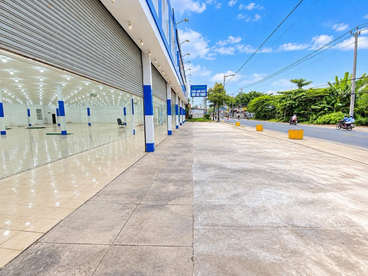Cho thuê showroom 1.200m² mặt tiền Nguyễn Thiện Thành Trà Vinh - Ảnh thu nhỏ 2