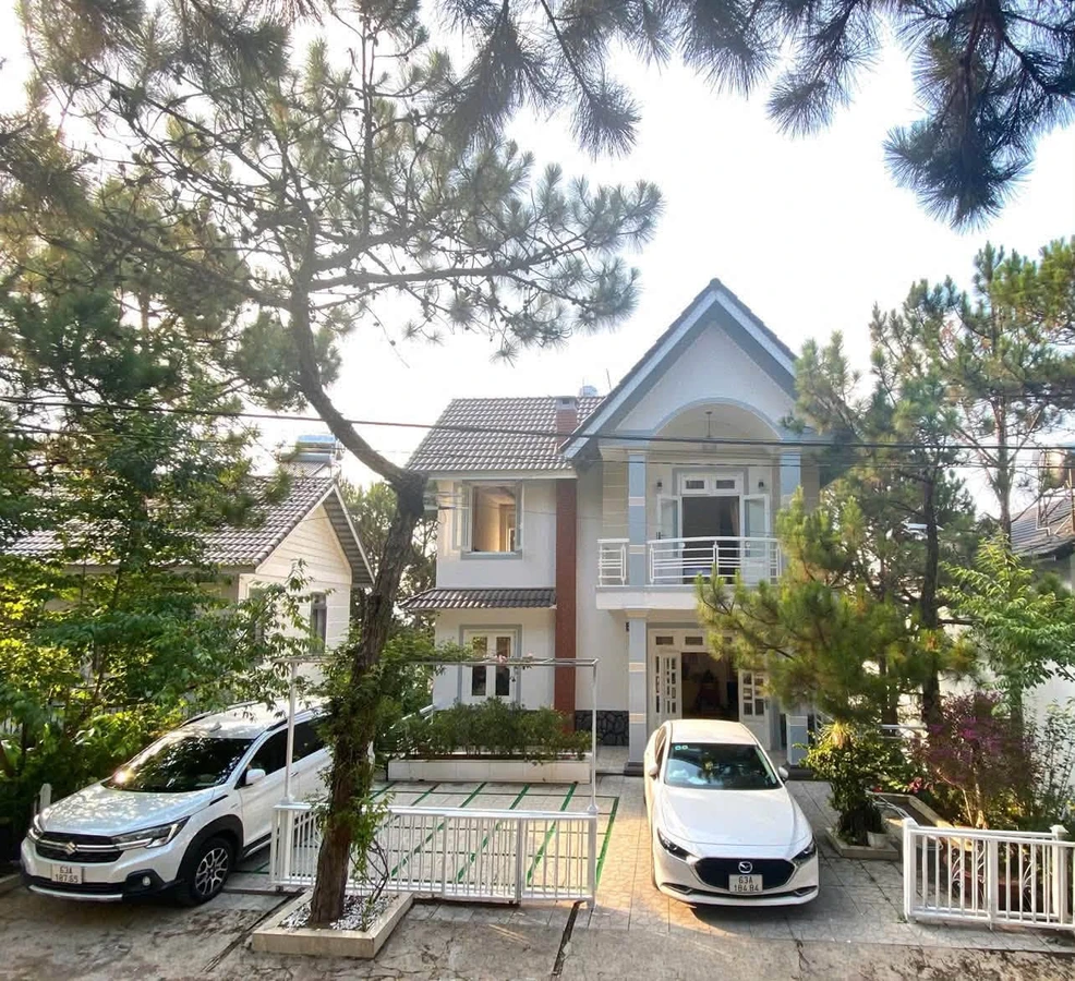 Cho thuê villa sân vườn 1.000m² tại Nam Hồ Đà Lạt, 20 triệu/tháng - Ảnh 1