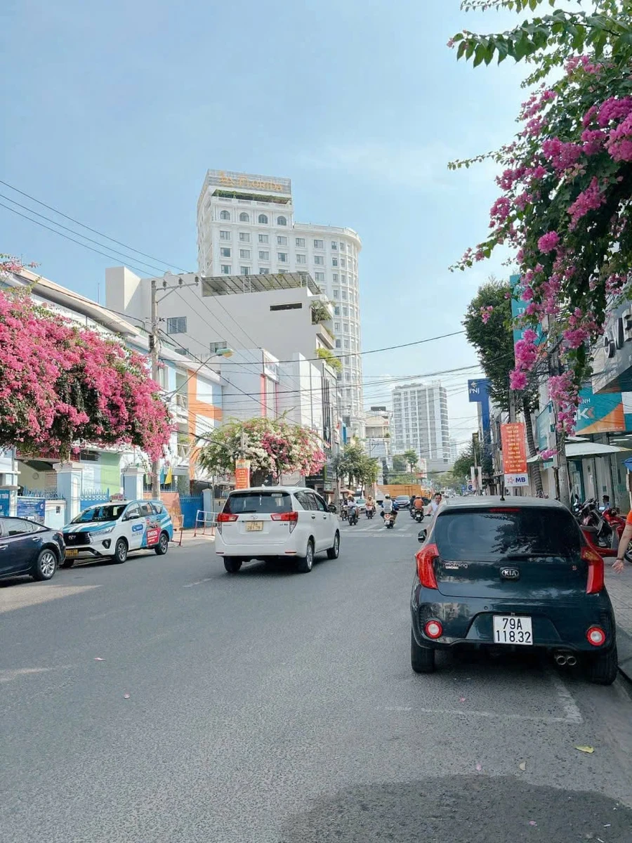 Bán nhà 2 tầng mặt tiền Lý Thánh Tôn, Nha Trang, 80m2, 28 tỷ - Ảnh 1