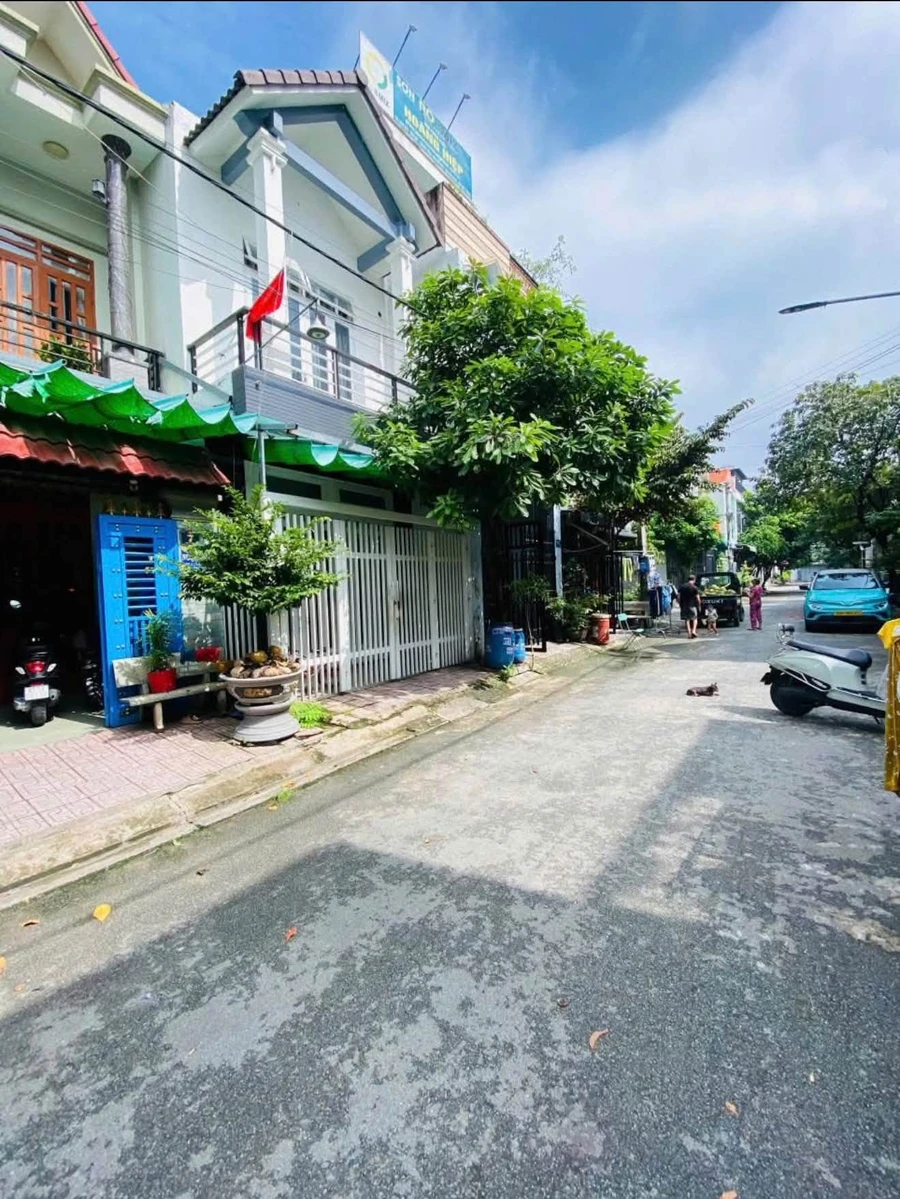 Bán nhà 60m² 3 phòng ngủ Đông Hòa 4,99 tỷ - Ảnh 1