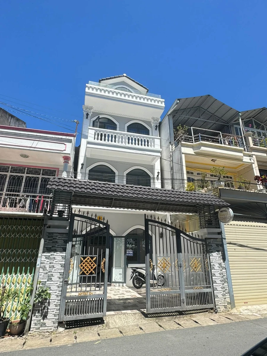 Bán khách sạn 270m2, 12 phòng đầu đường Đa Minh, Đà Lạt - Ảnh 1
