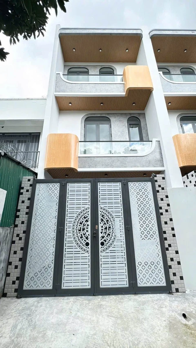 Bán nhà 1 trệt 2 lầu 5x20m hẻm 19 Nguyễn Duy Trinh, Buôn Ma Thuột giá 3,85 tỷ - Ảnh 1