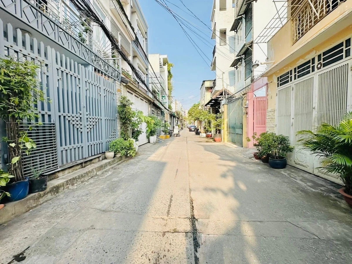 Bán nhà phố 90m2, 3 phòng ngủ gần Bùi Đình Tuỷ - Ảnh 1