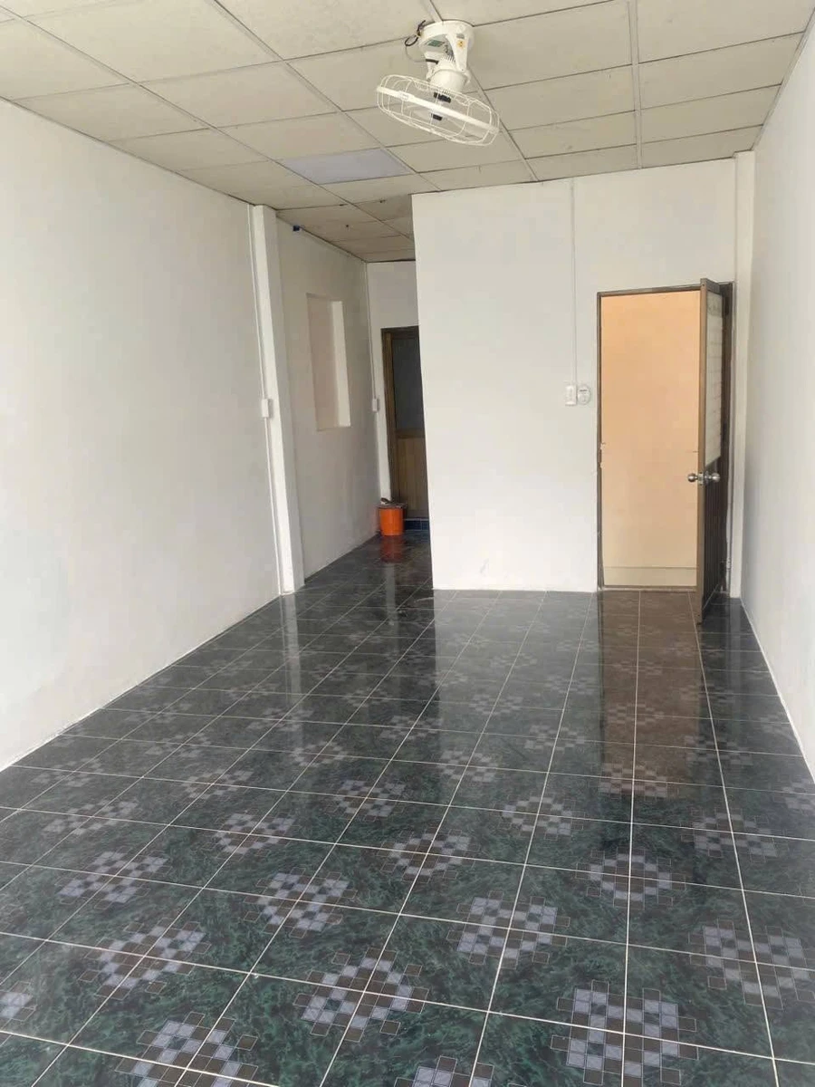 Cho thuê nhà mặt tiền 2 PN, 3 WC, 44.8m², Quận 11 - Ảnh thu nhỏ 4