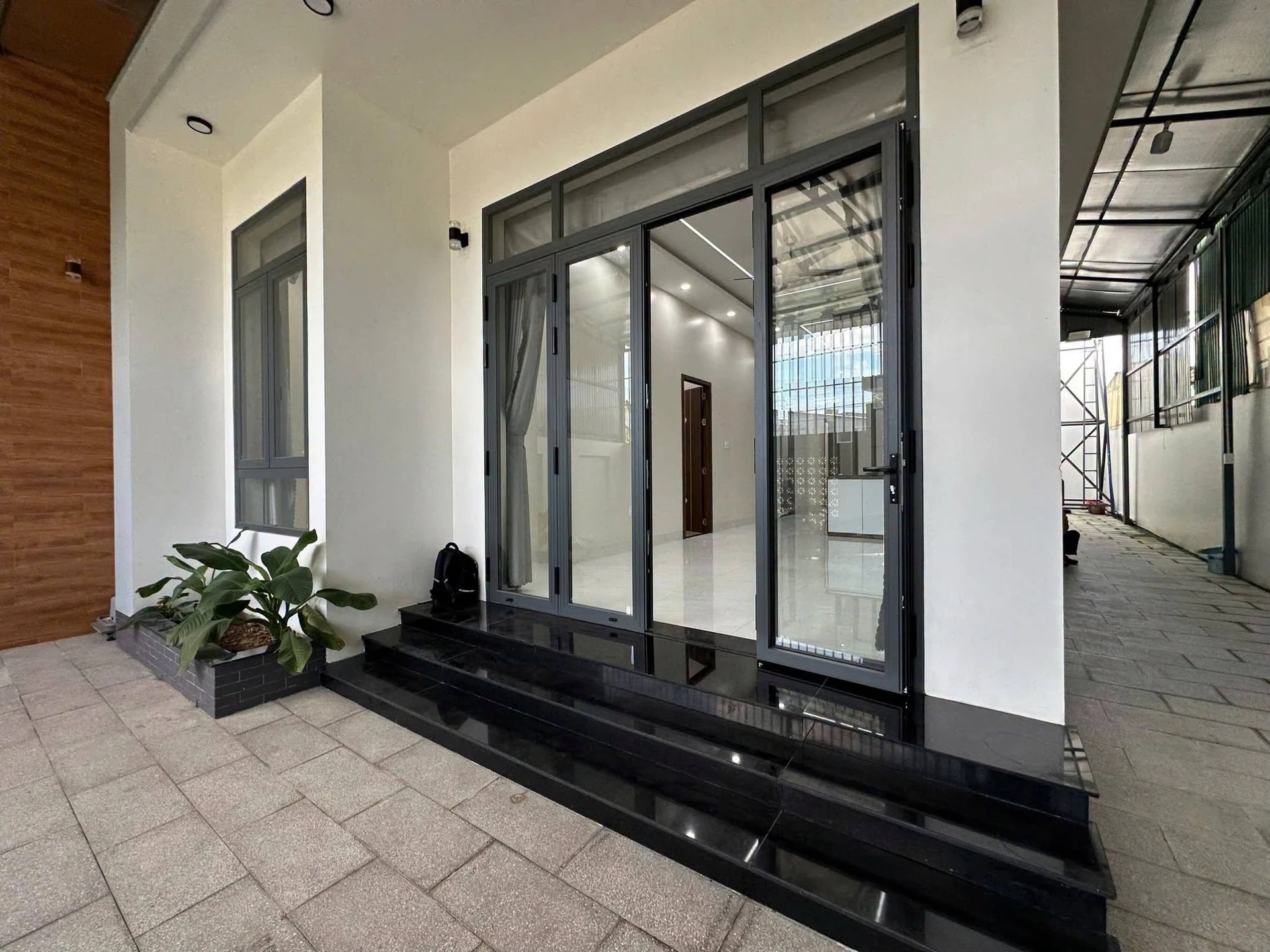 Bán nhà 3 phòng ngủ 162.8m² trung tâm Tây Ninh - Ảnh 1