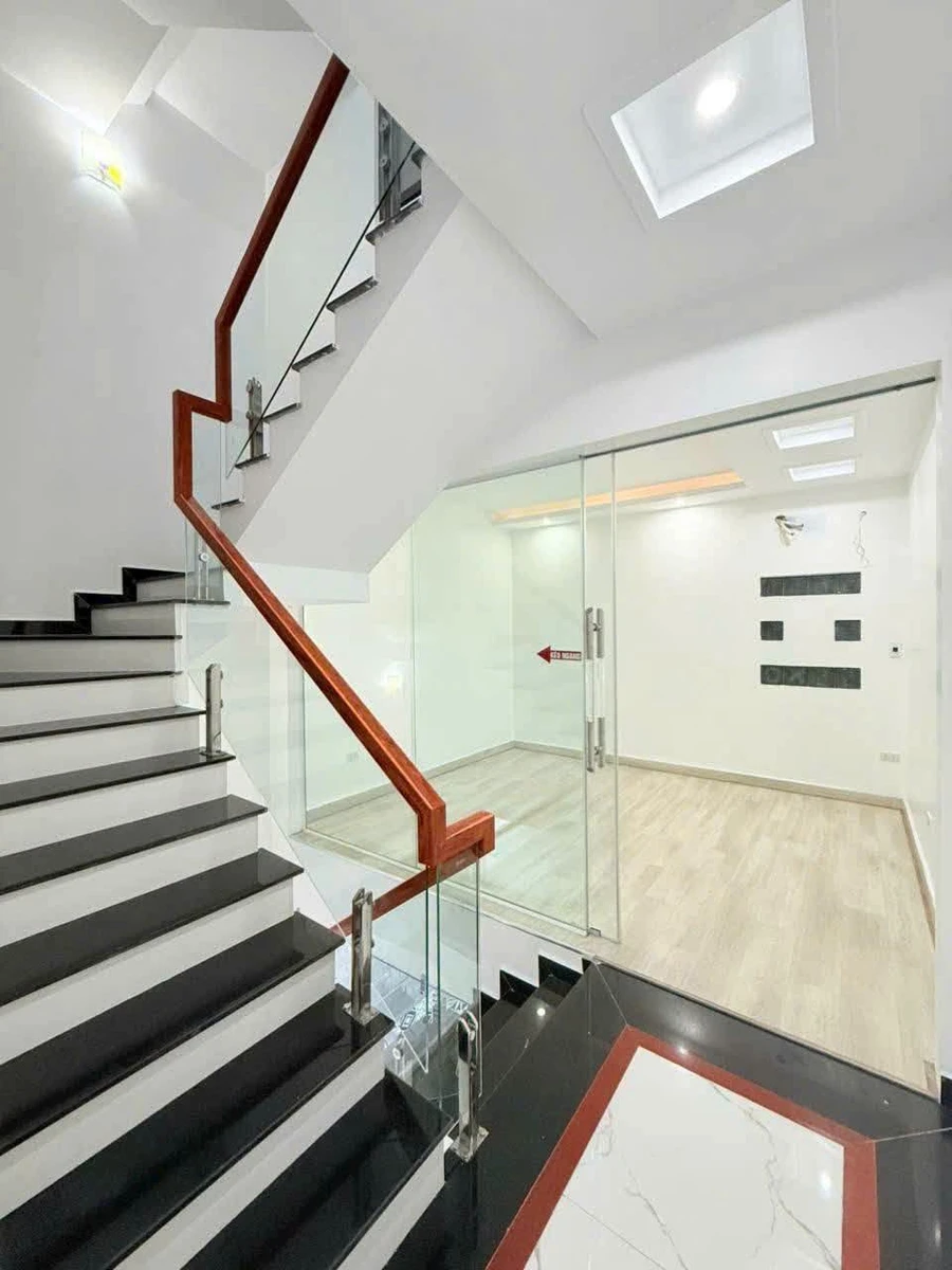 Bán nhà 4 tầng 42m² phố Phương Lưu ô tô đỗ cổng - Ảnh thu nhỏ 3