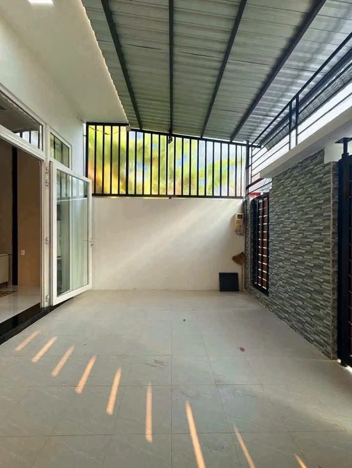 Bán nhà 3 phòng ngủ 100m² Rạch Giá, An Giang - Ảnh thu nhỏ 2
