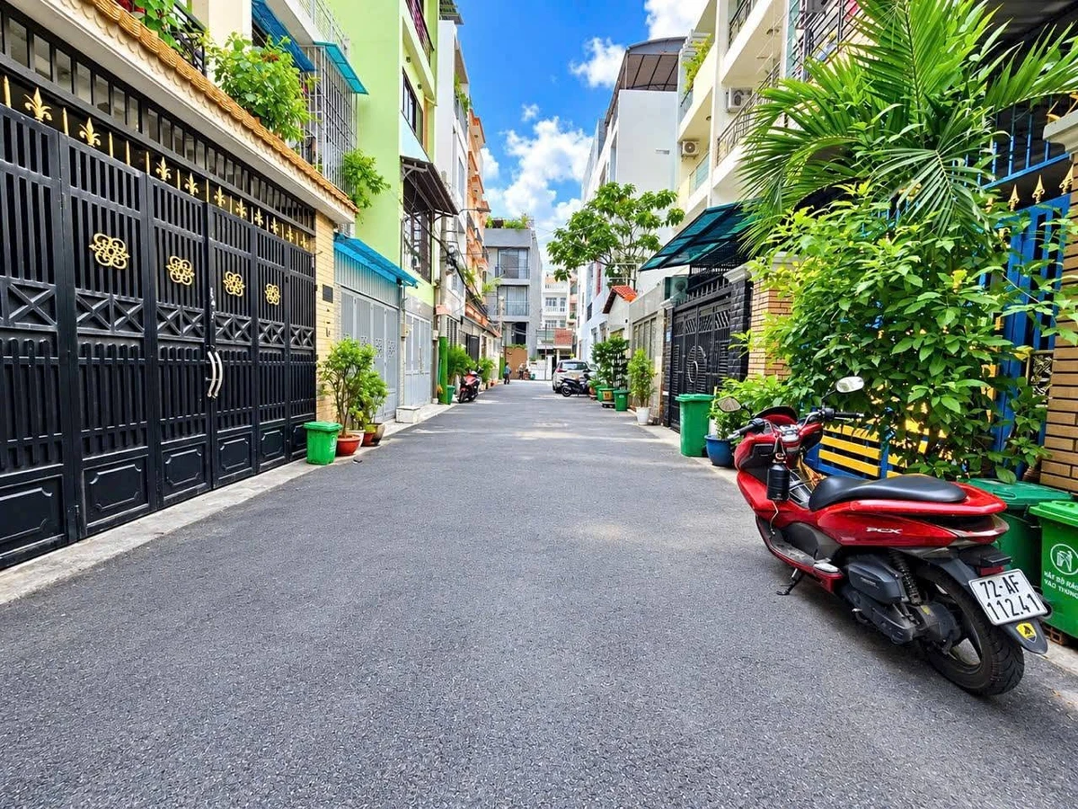 Nhà 3 tầng 80m² sân thượng 5 tỷ Bình Trị Đông - Ảnh 1