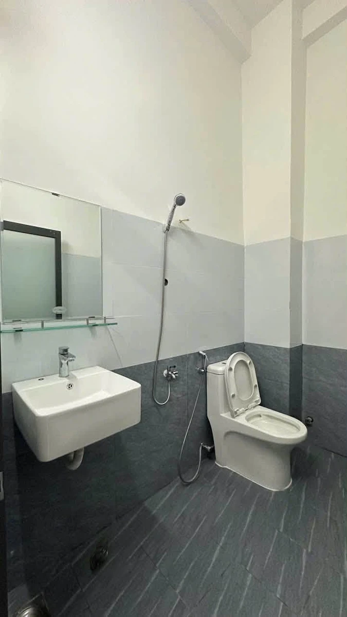 Bán nhà 1 trệt 2 lầu 60m² gần trường học Nha Trang - Ảnh thu nhỏ 3