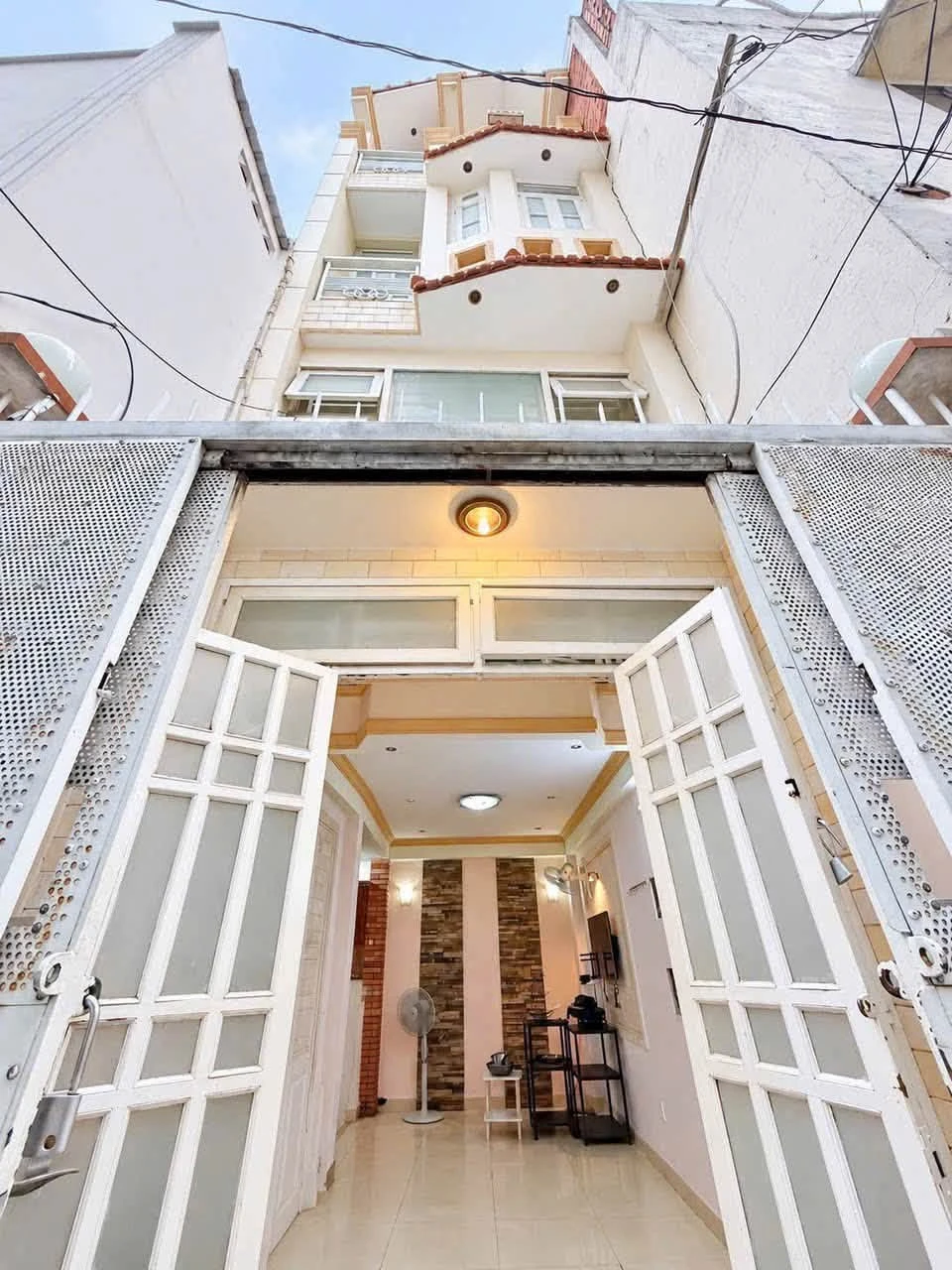 Bán nhà 4 tầng 29m² mặt tiền Nguyễn Đình Chính Phú Nhuận - Ảnh 1