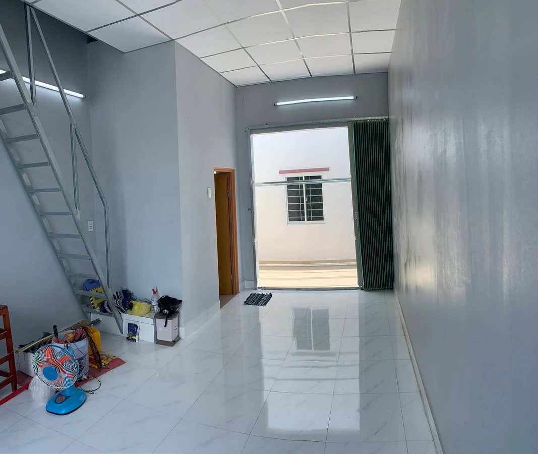 Bán nhà mặt tiền 100m2, 5 phòng ở Thủ Thừa, Long An, 2.7 tỷ - Ảnh thu nhỏ 4