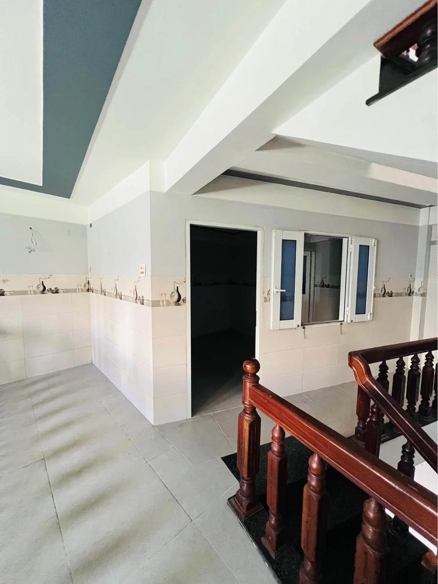 Bán nhà hẻm 146 Lý Thái Tổ 50m2, 3,5 tầng, 3 phòng ngủ, giá 2,6 tỷ - Ảnh thu nhỏ 2