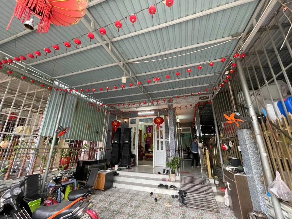 Bán nhà 1 trệt 1 lầu 100m² 4PN Long Hải HCM - Ảnh 1