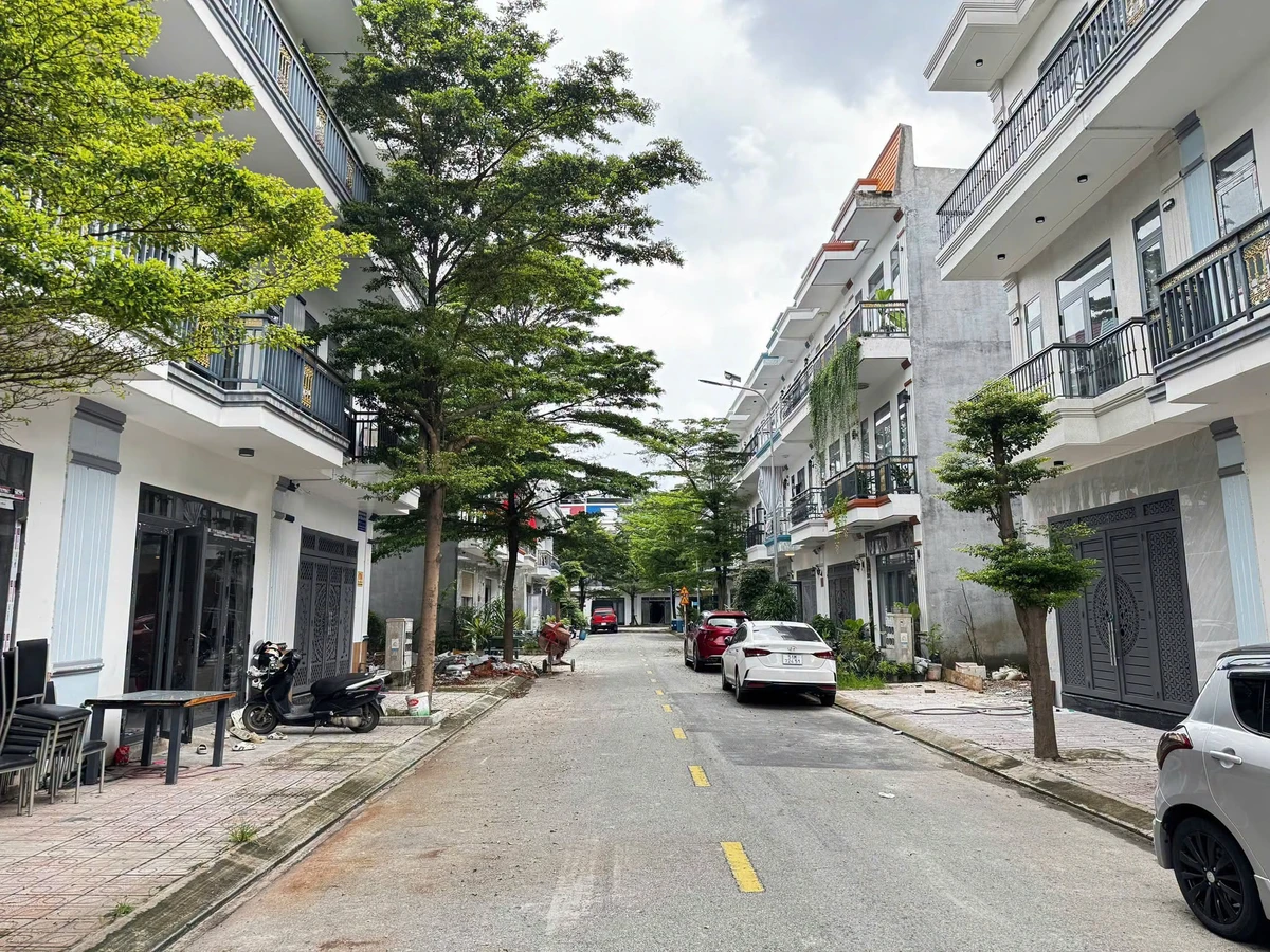 Bán nhà 2 lầu 60m² giá 3,3 tỷ Thuận An Bình Dương - Ảnh thu nhỏ 3
