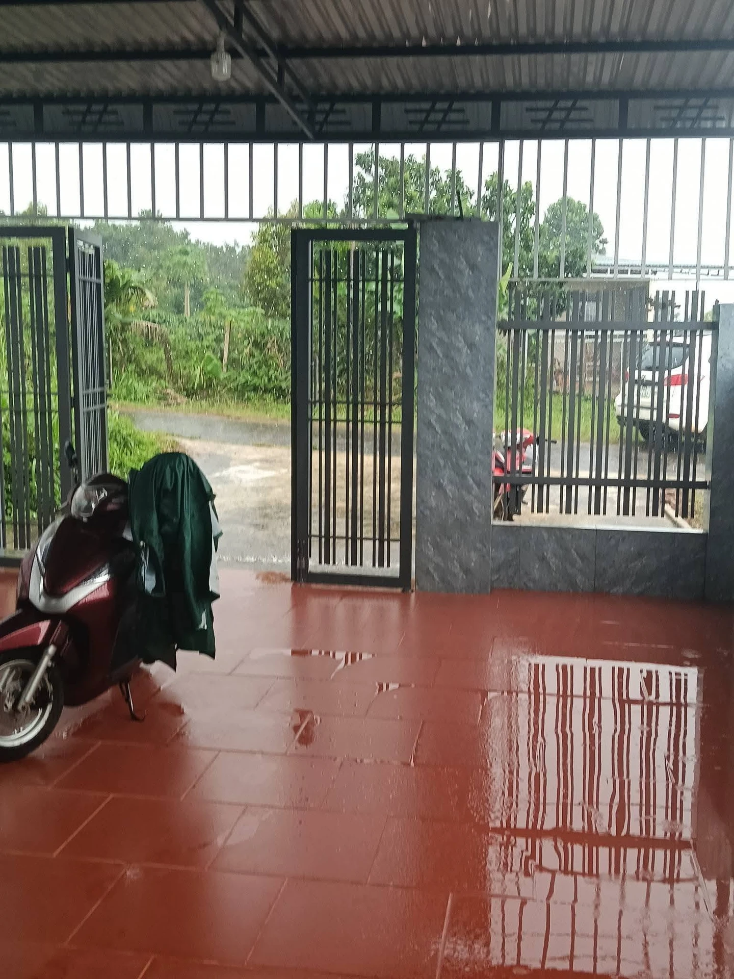 Bán nhà 600m² 2 phòng ngủ Quảng Thành hướng Nam - Ảnh 1