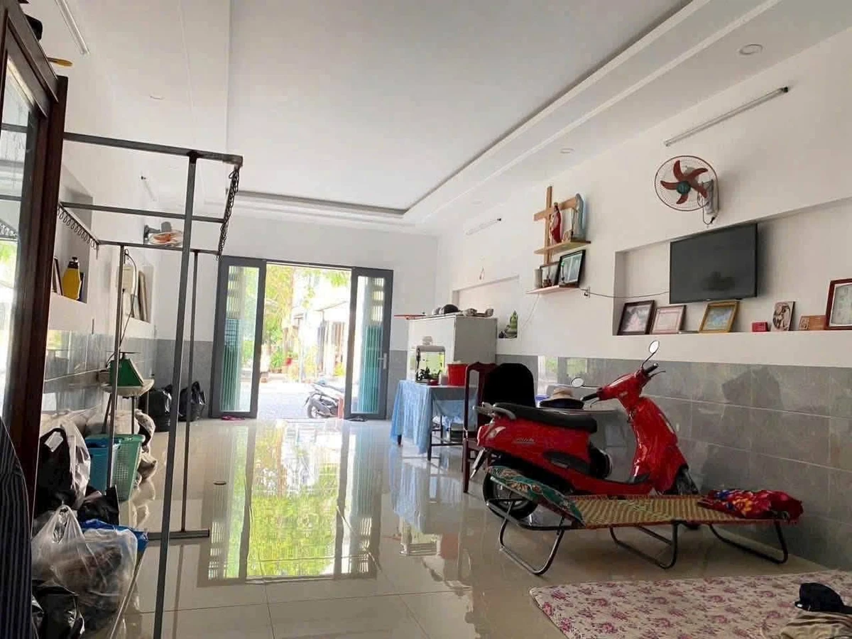 Bán nhà mặt tiền Phan Thanh Giản 90m2, 1 trệt 2 lầu, 3PN, giá 4,5 tỷ, Long Toàn, TP Bà Rịa - Ảnh thu nhỏ 2