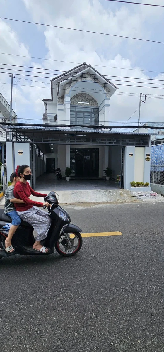 Bán nhà mặt tiền Trần Khánh Dư, Rạch Giá, An Giang, 176m2, 1 trệt 1 lầu, 4,75 tỷ - Ảnh thu nhỏ 2