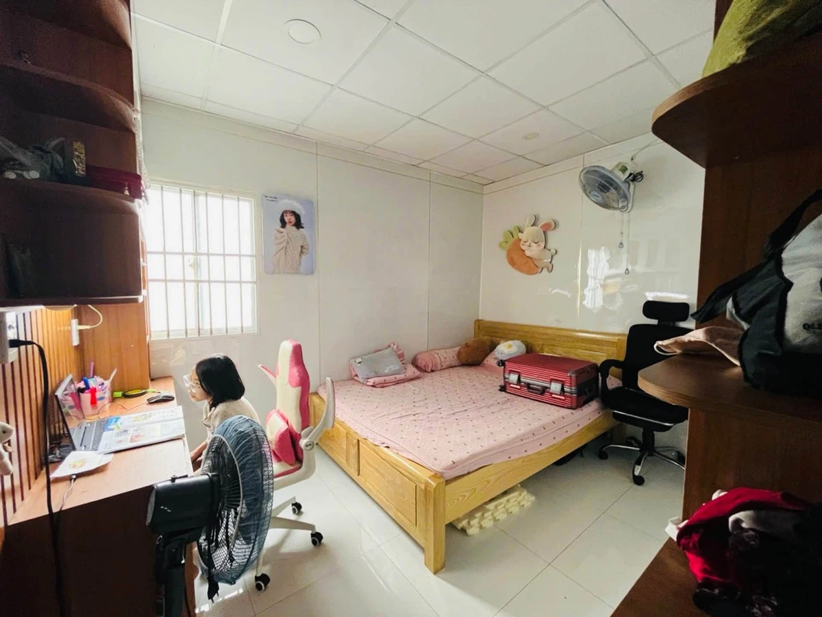 Bán nhà 2 tầng 2PN 3.7x10m hẻm gần Vincom Nguyễn Xí, Bình Thạnh, giá 4 tỷ hơn - Ảnh thu nhỏ 5