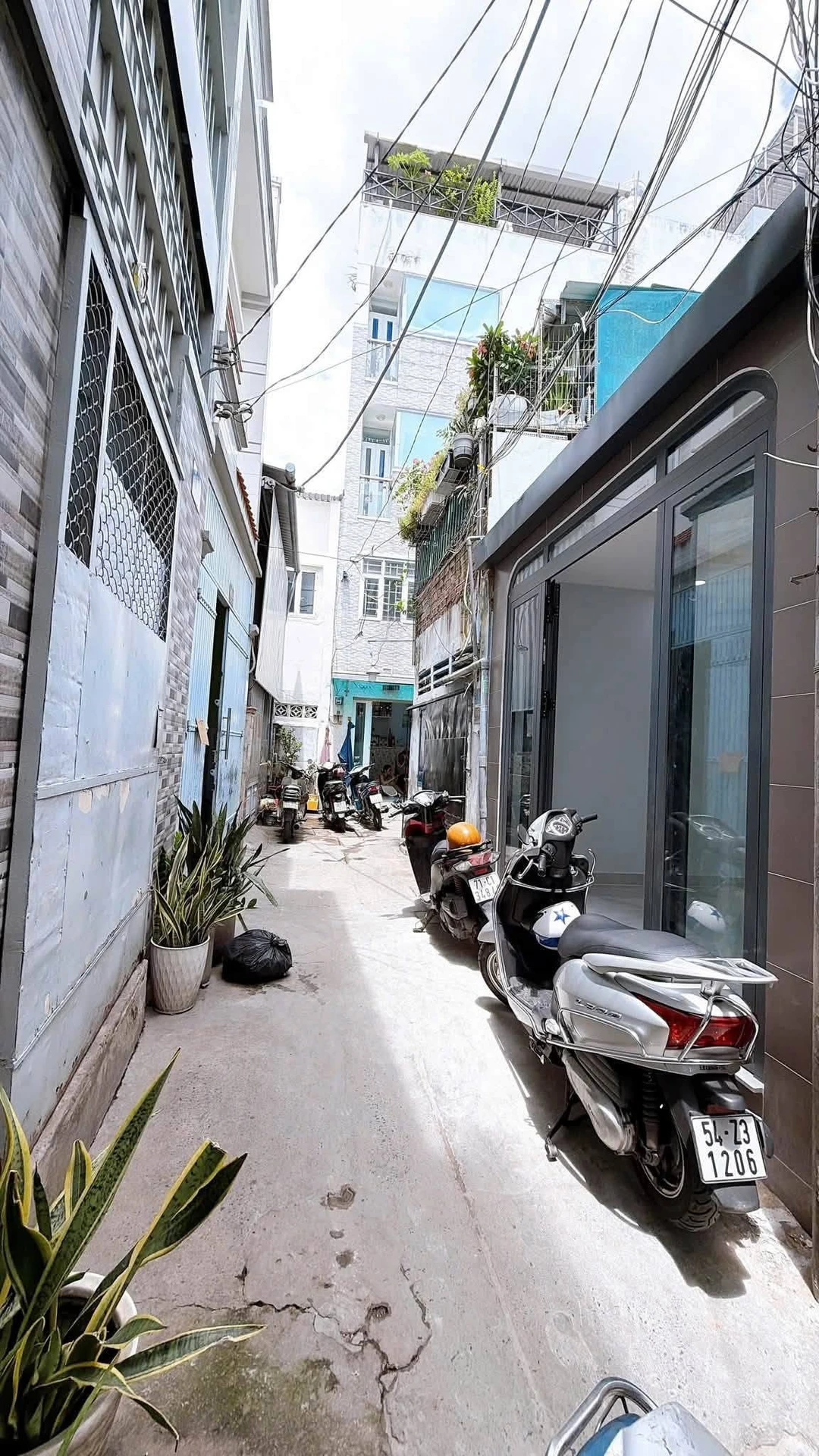 Bán nhà hẻm 500 Đoàn Văn Bơ Quận 4, 44,4m², 1 trệt 1 lầu, 2PN, giá 5,7 tỷ - Ảnh 1