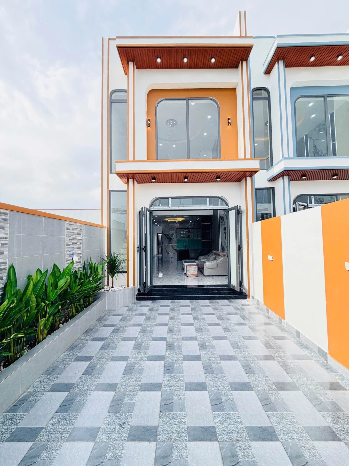 Nhà mới 3PN 2WC mặt tiền Cộng Đồng Cần Giờ 100m² - 2 tỷ 150 triệu - Ảnh 1