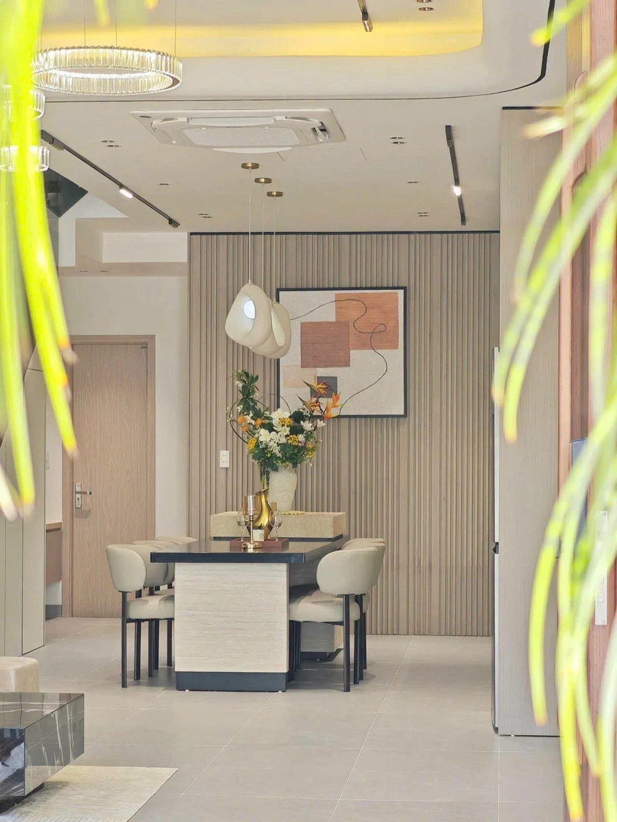 Bán nhà 3 tầng mặt tiền Hoà Xuân, 100m2, đầy đủ nội thất, giá 7,85 tỷ - Ảnh thu nhỏ 5